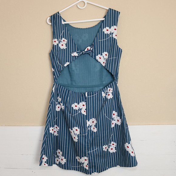 Modcloth Sleeveless Open Tie Back Blue Dress Sz 10 - Picture 3 of 7